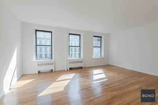 Rented by Bond New York | media 1