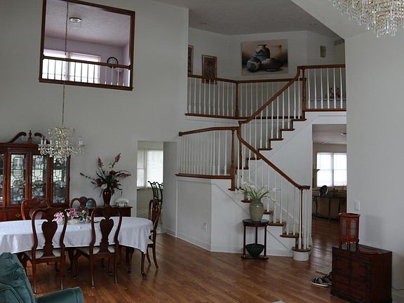 5th image of 1080 Lumina Dr