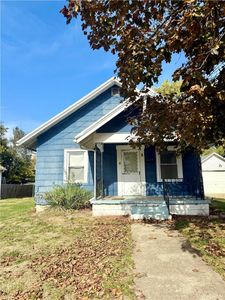 9 W Locust Ave, Charleston, IL, 61920