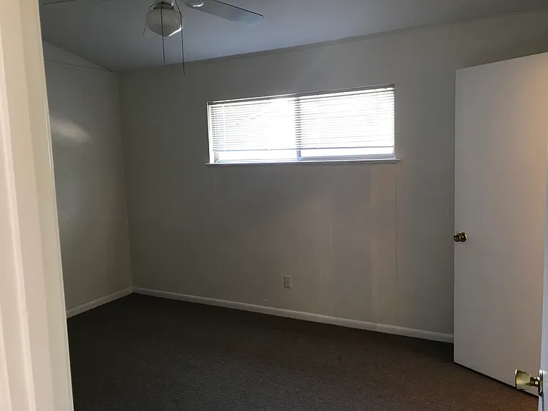 West Lynn — Photo 14