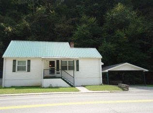 910 Stewart St, Welch, WV 24801