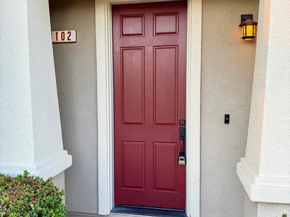 102 Blossom Rock Ln, Folsom, CA 95630