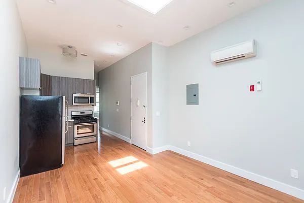 Rented by Nooklyn NYC LLC | media 24