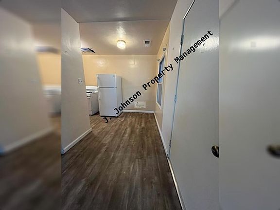 3rd image of 337 W Eaton Ave APT D