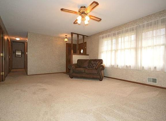 5th image of 607 NE 1st St