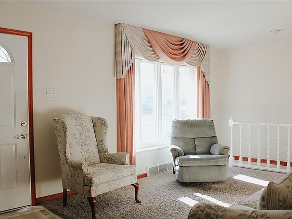 2nd image of 10127 Shapfield Ln