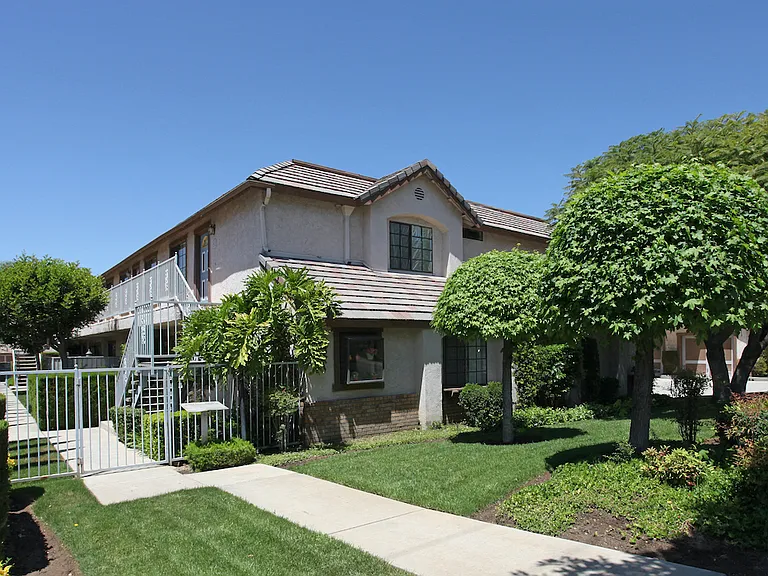 Charter Oaks Apartment Homes — Photo 6