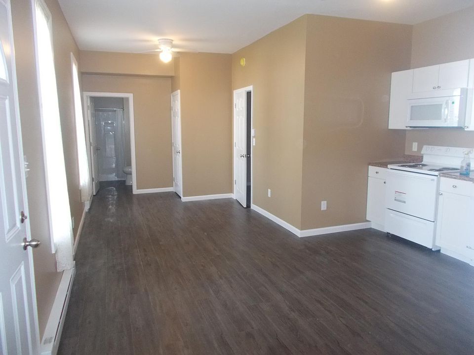 1st image of 110 Henry St #4
