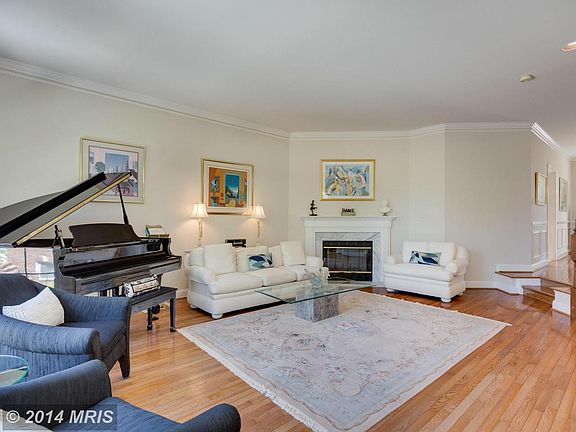 3rd image of 10214 Walkerton Ln