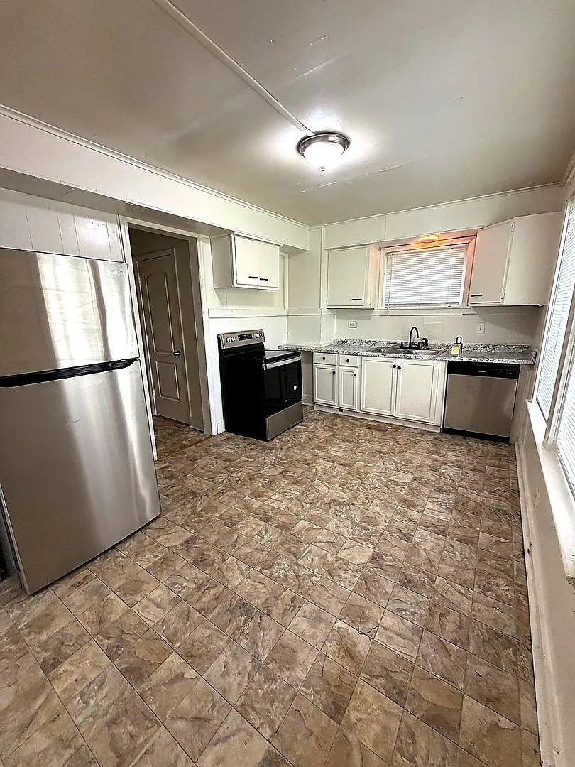 3409 Benton Blvd A/B — Photo 2