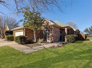 8909 Edinburgh Ln, Rowlett, TX 75089