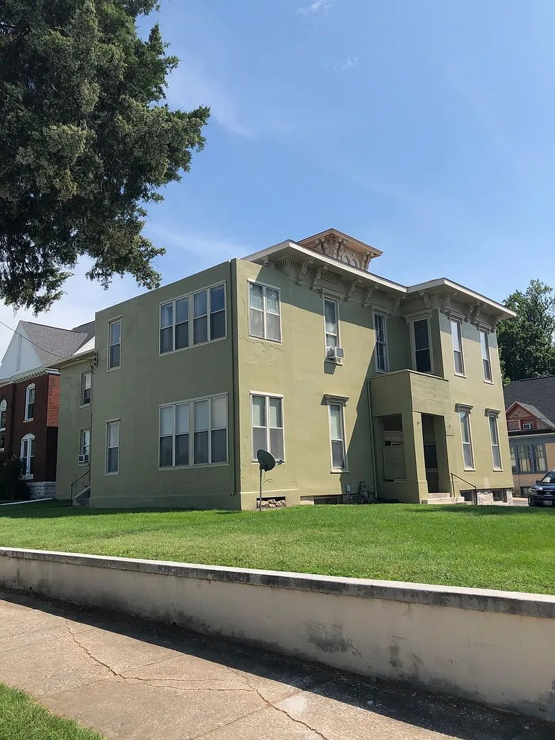 226 N 14th St - 1400 Vermont — Photo 1