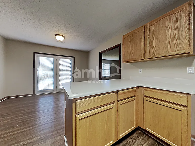2303 Sir Edward Ln — Photo 6