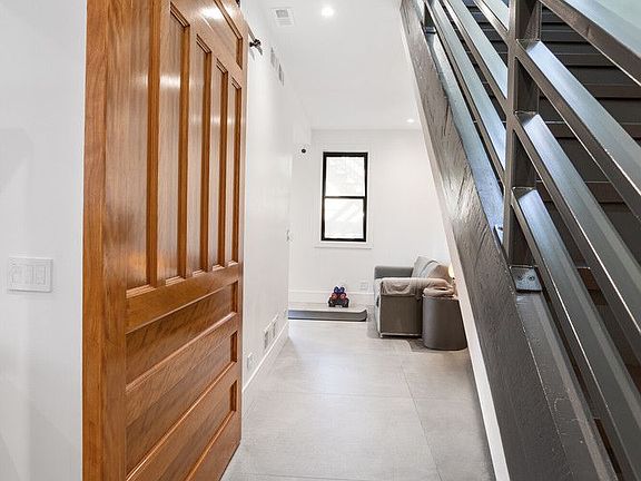 3rd image of 2245 N Bissell St #2