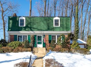 3804 Whispering Ln, Falls Church, VA 22041