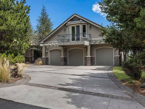 2nd image of 1166 NW Redfield Cir