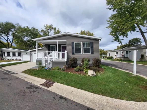 1132 Lakewood Rd #331, Elgin, IL 60123