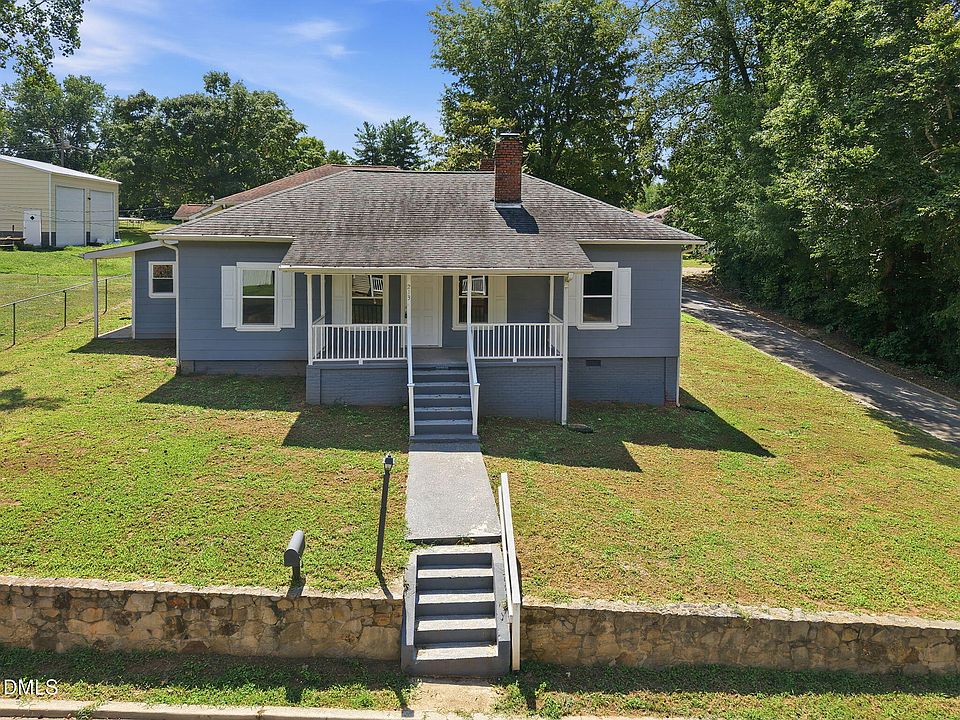 1st image of 213 Hicks Cir