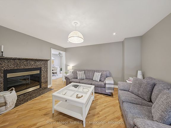 5th image of 48 Hudson Dr