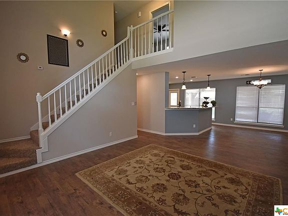 2nd image of 204 Ashland Crk