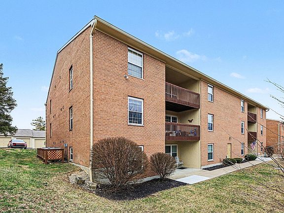 2nd image of 16 Meadow Ln Suite 7