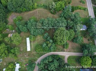 11552 Cedar St, Riverdale, MI 48877