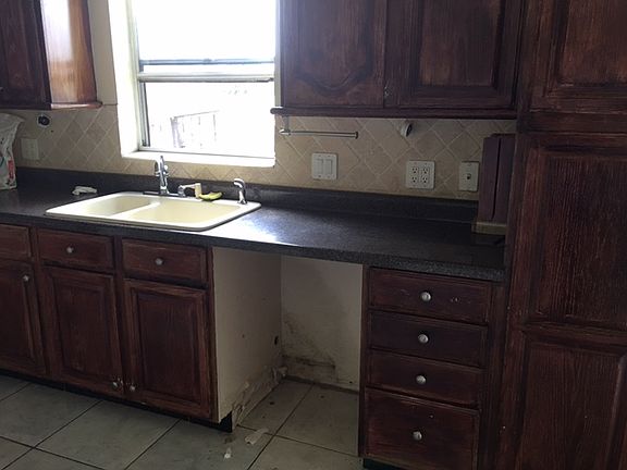 5th image of 23200 Sedawie Dr