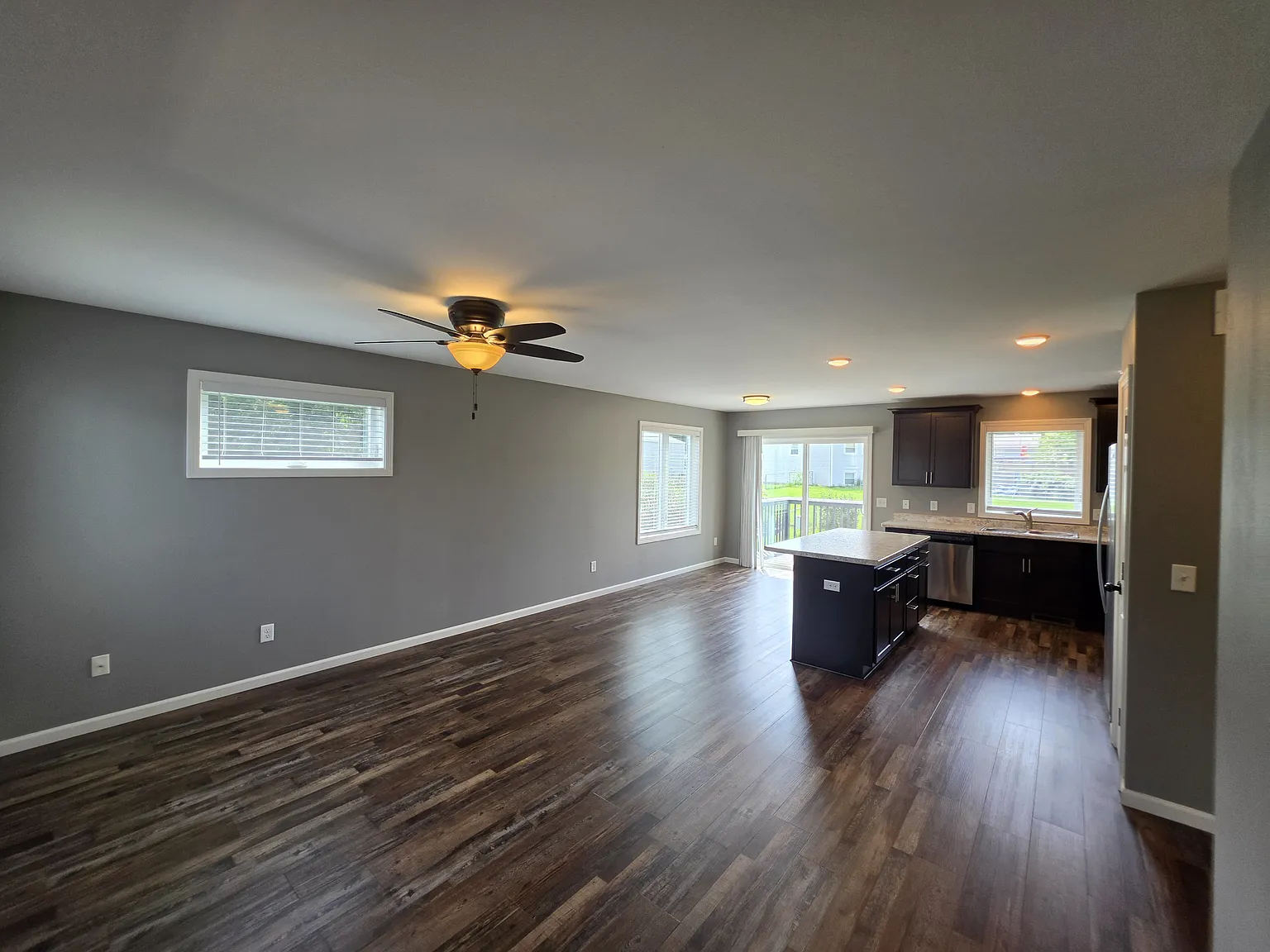 3 bed, 1563 sqft, $2,200 — Photo 4