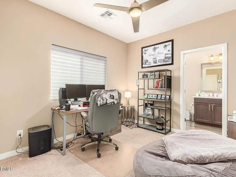 2315 E Pinchot Ave — Photo 15