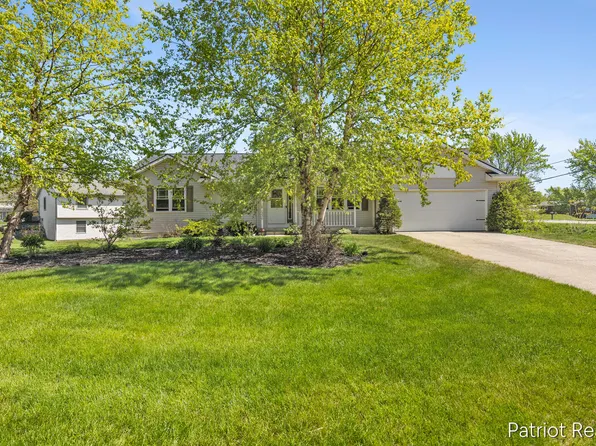1330 Monte Carlo Dr, Jenison, MI 49428