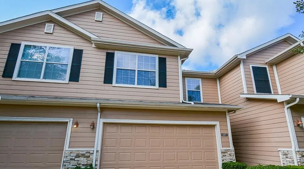 3 bed, 2.5 bath, 1668 sqft, $1,900 — Photo 2