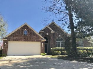 15 Climbing Rose Ct, Conroe, TX 77385