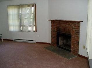 85 Valley Dr, New Milford, CT 06776