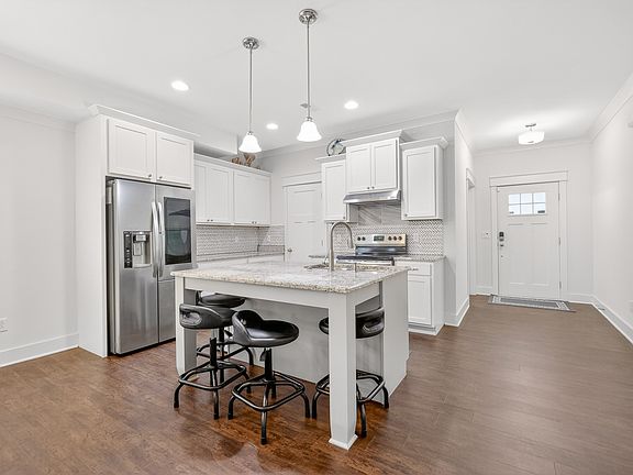 4th image of 3319 Hampton Turner Dr