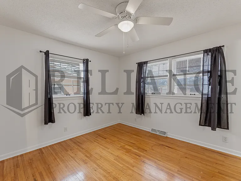 2210 W Columbine Ln — Photo 18