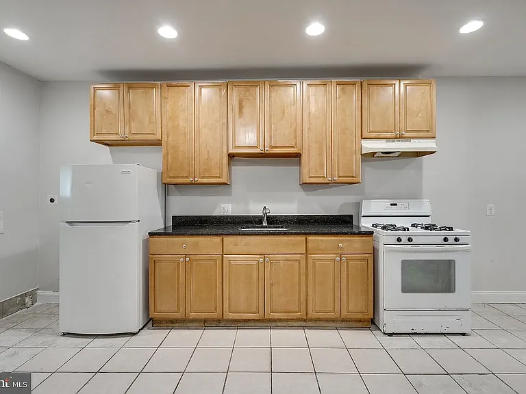1508 V St SE — Photo 2
