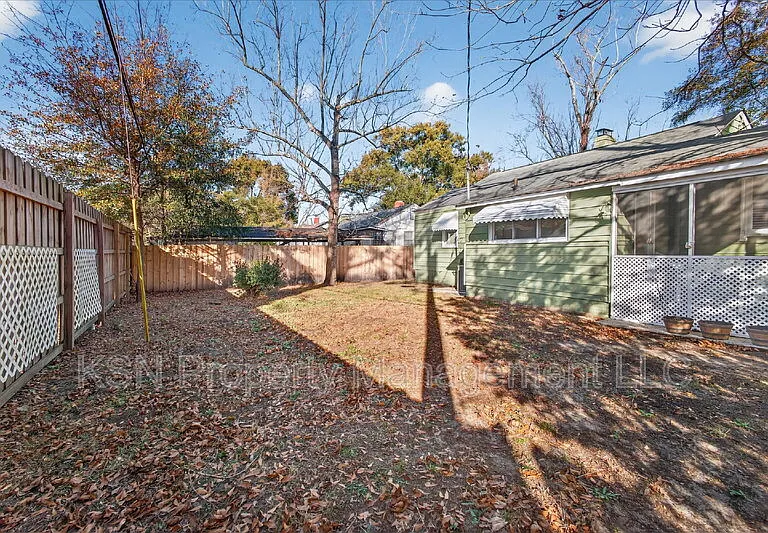 1919 Greenwood St — Photo 36