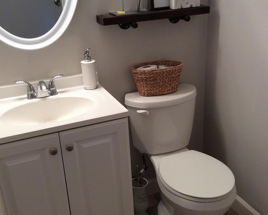 Main level bathroom
