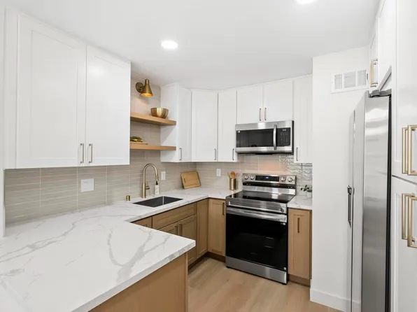 2168 Country Pl, Escondido, CA 92026