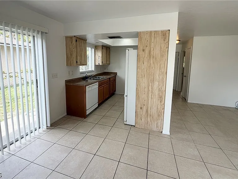 929 SE 24th Ave #A — Photo 4