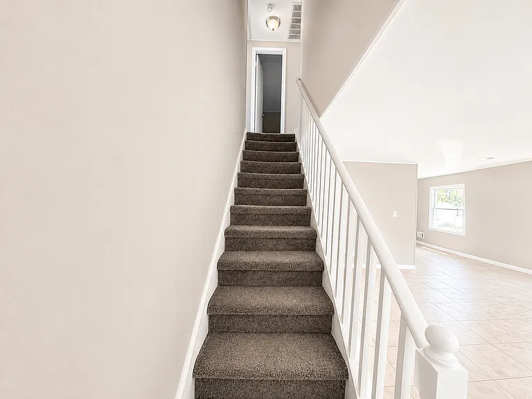 5 Shelbourne Ln — Photo 3