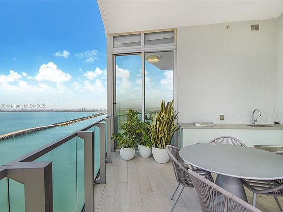 4th image of 2900 NE 7th Ave Penthouse 4701