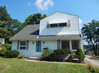 1517 Briarwood Cir, Cuyahoga Falls, OH