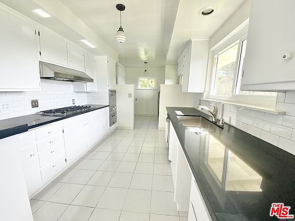 4th image of 8828 Evanview Dr #1