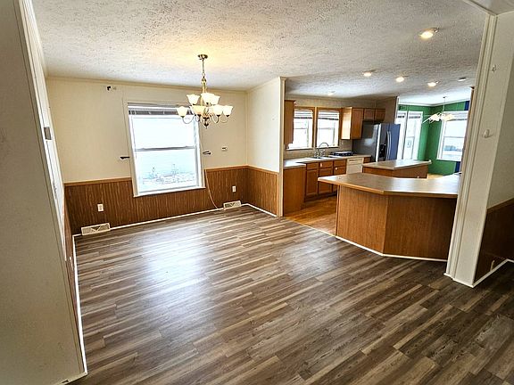 3rd image of 5084 Linwood Dr #93