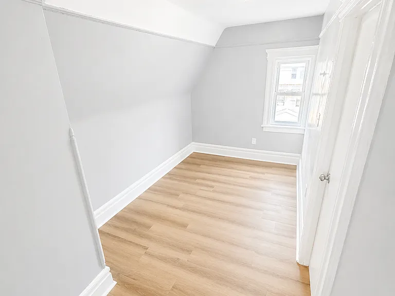 369 S 19th St #3 — Photo 4