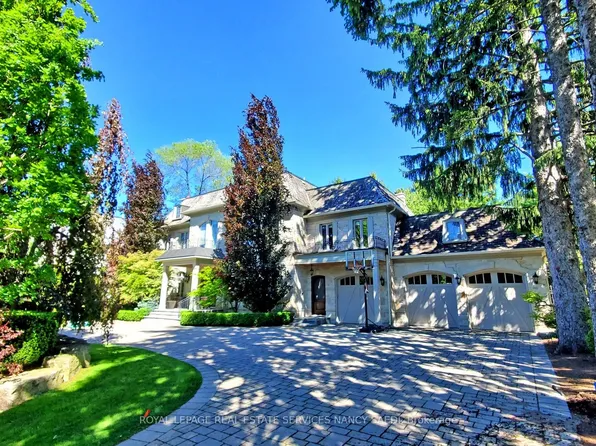 9 Fifeshire Rd, Toronto, ON M2L 2G4