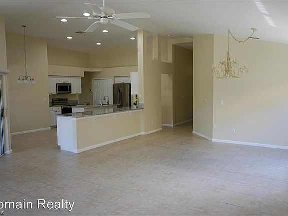 4th image of 6460 Autumn Woods Blvd