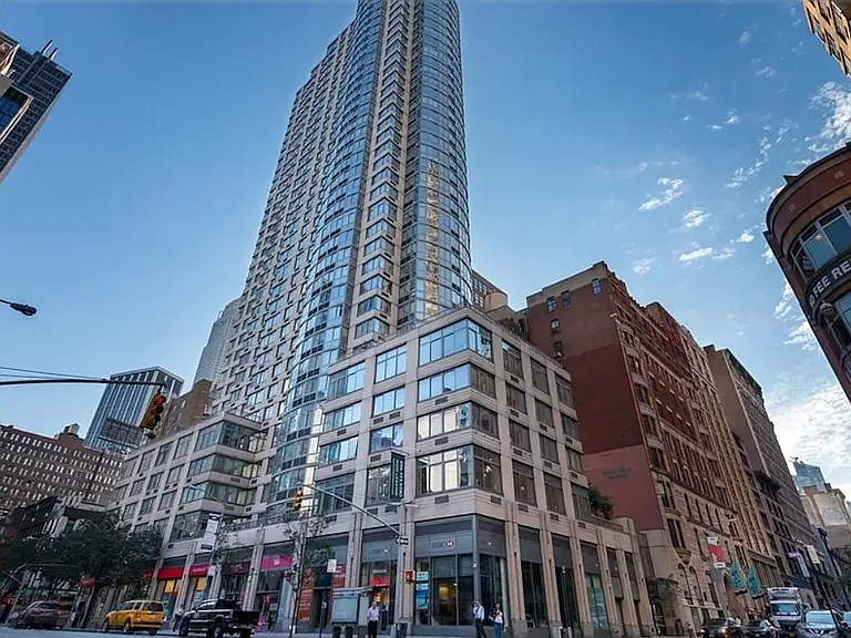 800 6th Ave #19-G — Photo 31