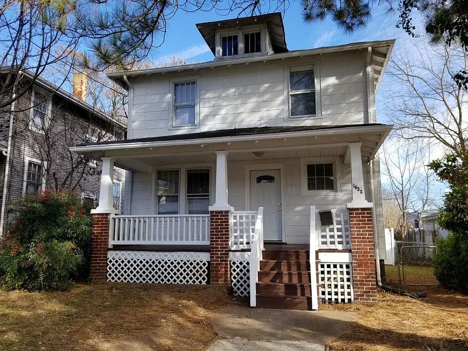 1st image of 1632 8th St SE